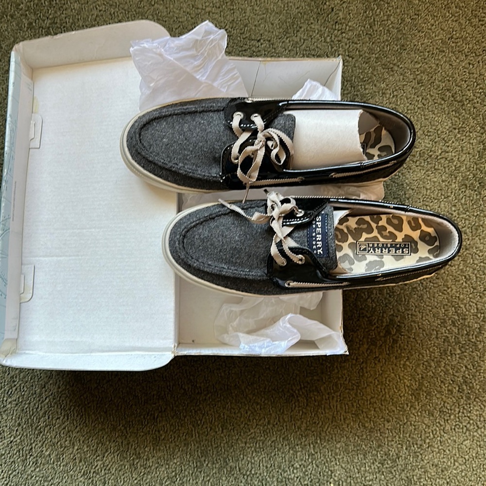 Brand new in box Sperry top sliders Sz 8